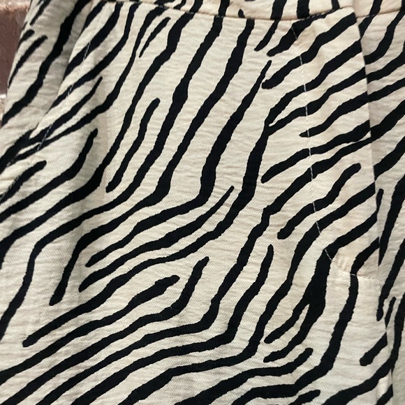 Zebra slacks. Size. medium - Picture 4 of 4